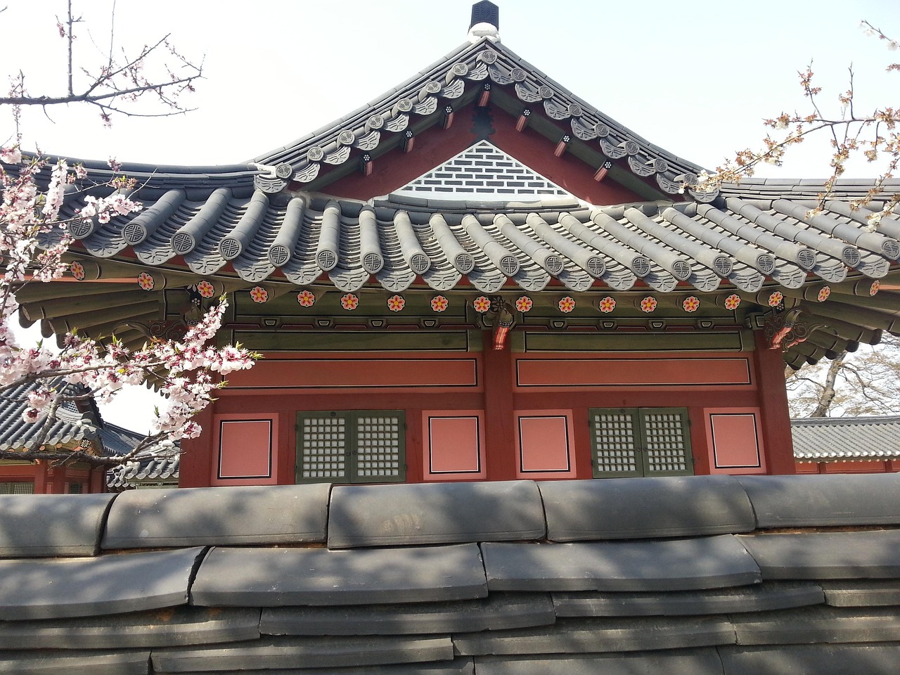 A hanok main hall and tiled roof